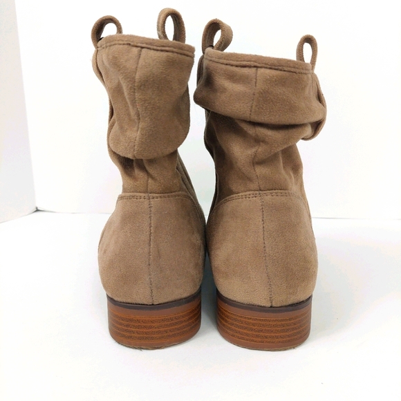 SO TAN SUEDED SLOUCH ANKLE BOOTIES SZ 9 - Picture 7 of 12